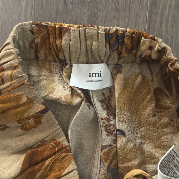 AMI shorts in amazing condition - Picture 2 of 4